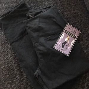 NWT LISSE TUMMY CONTROL LEGGINGS M 2 pairs